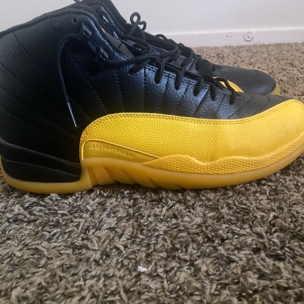 Jordan 12 University Gold